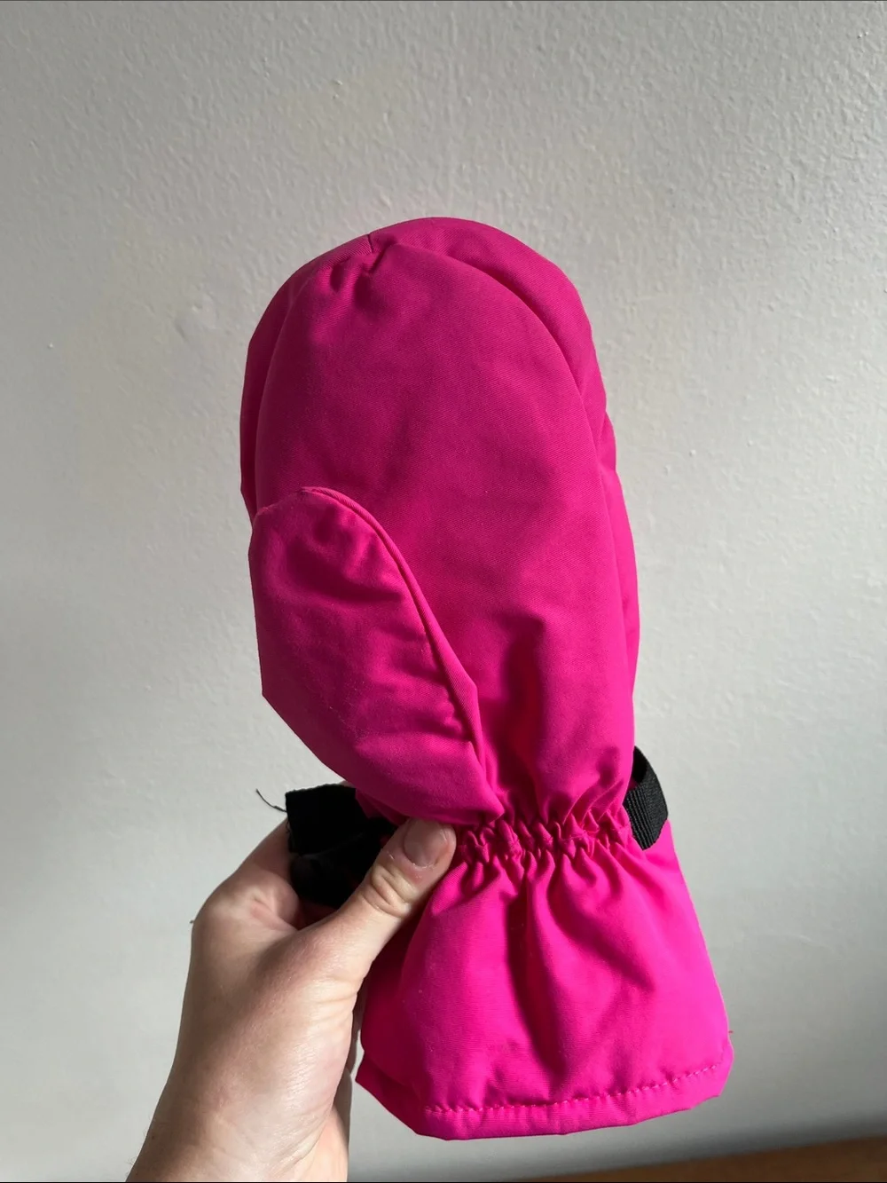 Official Dunkin' Donuts 2026 Pink Iced Coffee Mitten Left Glove - Limited Merch